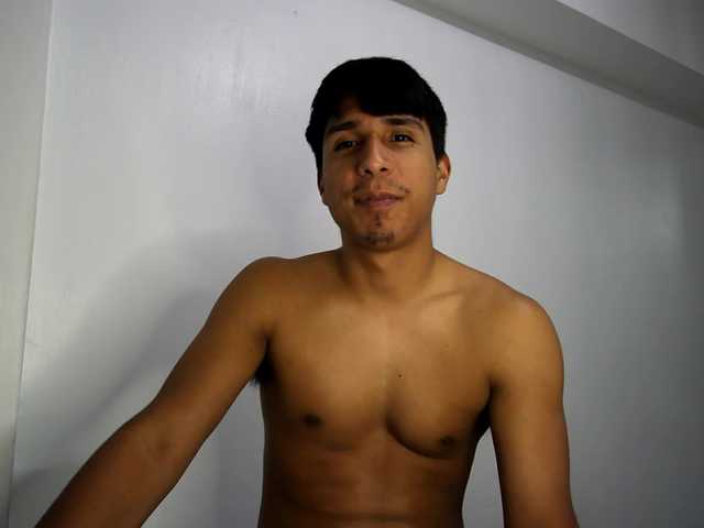 Live sex webcam photo for Michaelhotbbc #290838142