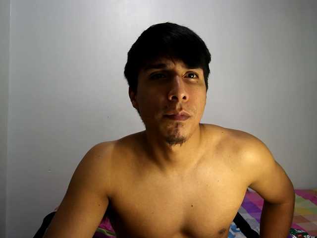 Live sex webcam photo for Michaelhotbbc #290963211