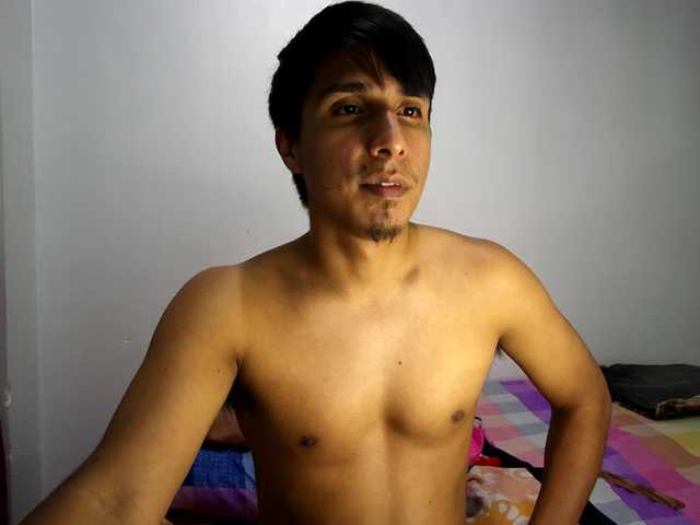Live sex webcam photo for Michaelhotbbc #290982636