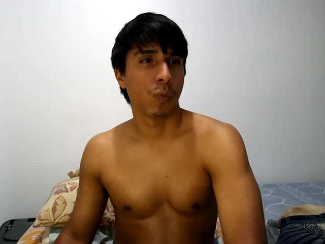 Live sex webcam photo for Michaelhotbbc #291075304