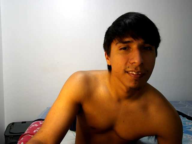 Live sex webcam photo for Michaelhotbbc #291095651