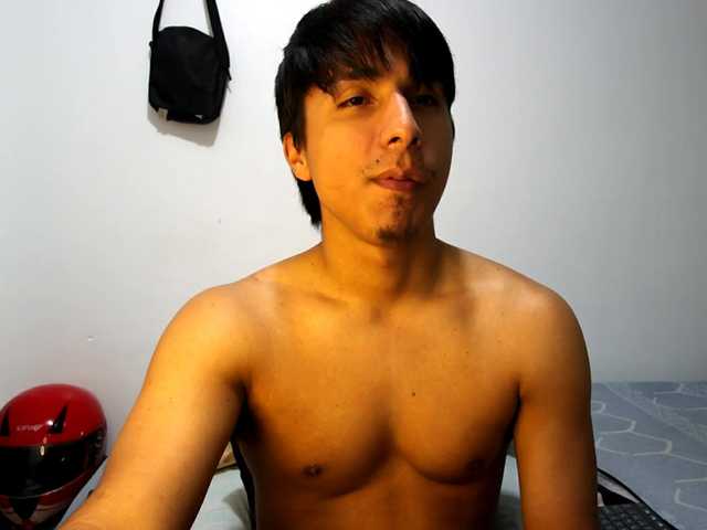 Live sex webcam photo for Michaelhotbbc #291171989