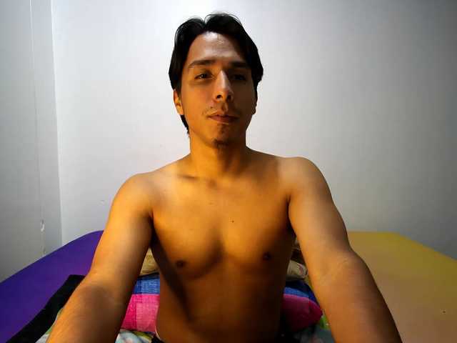 Live sex webcam photo for Michaelhotbbc #291667702