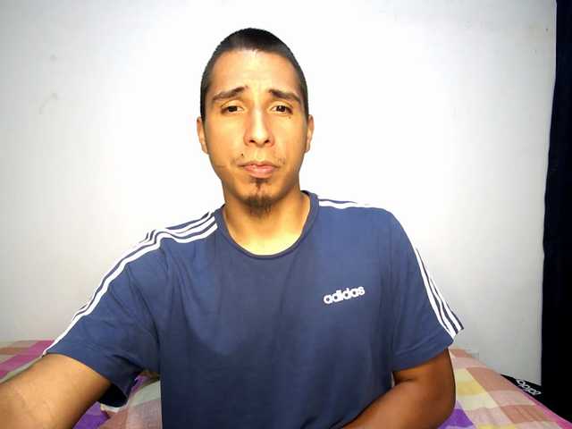 Live sex webcam photo for Michaelhotbbc #291864335