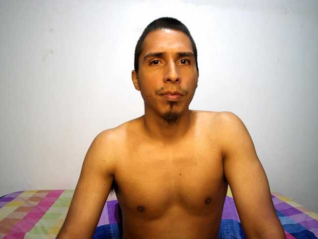 Live sex webcam photo for Michaelhotbbc #291897925