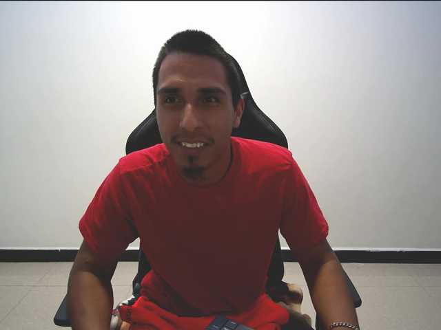 Live sex webcam photo for Michaelhotbbc #291945631