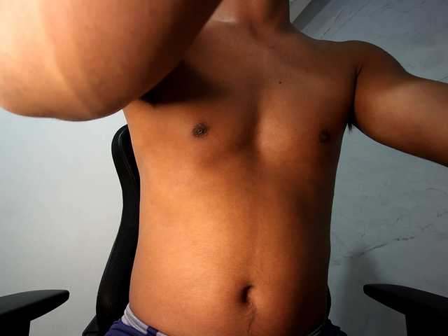 Live sex webcam photo for Michaelhotbbc #292259358