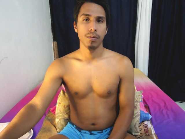 Live sex webcam photo for Michaelhotbbc #292339181