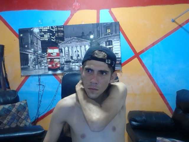 Live sex webcam photo for Michaell-Jack #278036256