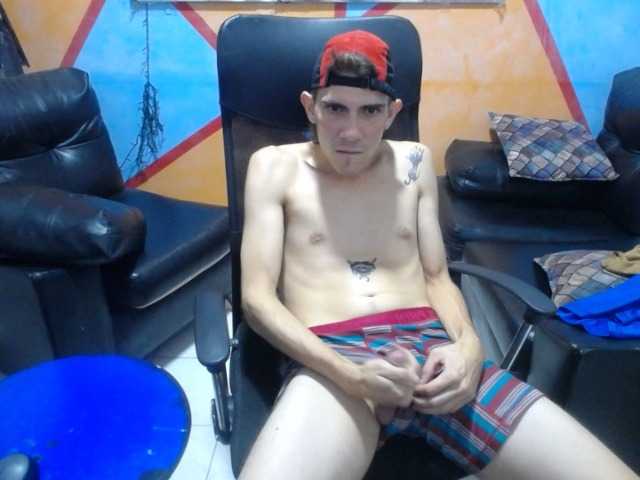 Live sex webcam photo for Michaell-Jack #278295863