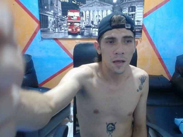 Live sex webcam photo for Michaell-Jack #288967789