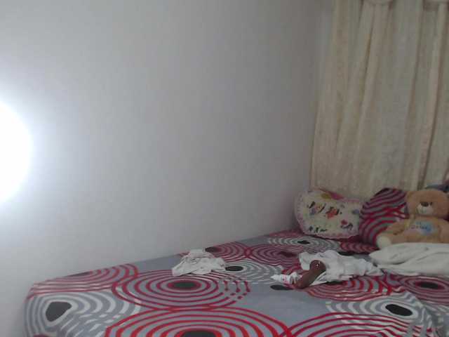 Live sex webcam photo for MichelDemon #275704468