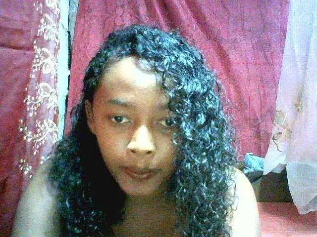 Live sex webcam photo for Michella011 #275692630
