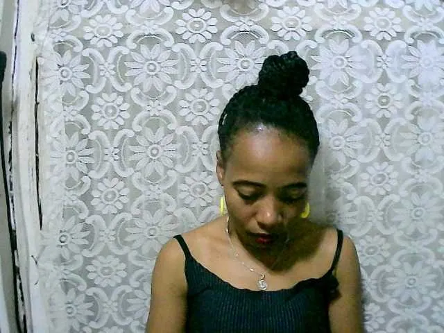 Live sex webcam photo for Michella011 #276355135