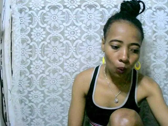 Live sex webcam photo for Michella011 #276357276