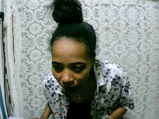 Live sex webcam photo for Michella011 #276394808