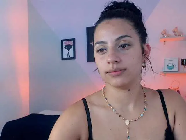 Live sex webcam photo for Michelle-01 #274134876