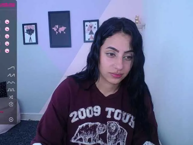 Live sex webcam photo for Michelle-01 #274362444