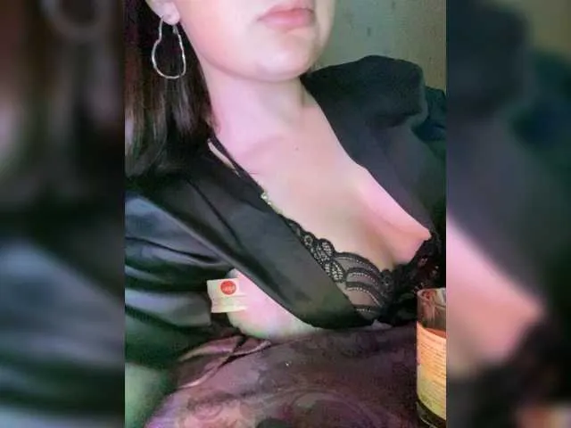 Live sex webcam photo for Michelle1Malyshka8 #276650688