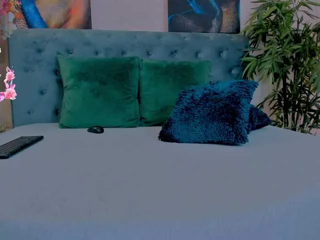 Live sex webcam photo for MichelleReys #290337754