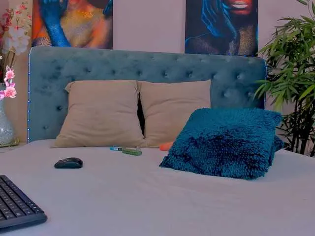 Live sex webcam photo for MichelleReys #291228787