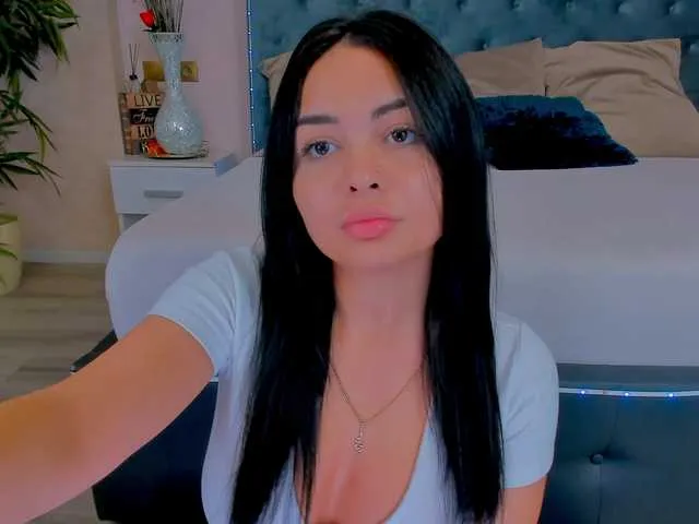 Live sex webcam photo for MichelleReys #291711311
