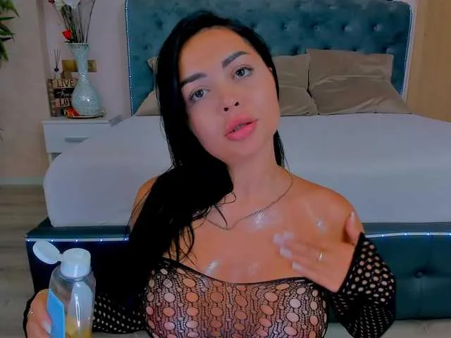 Live sex webcam photo for MichelleReys #291841892