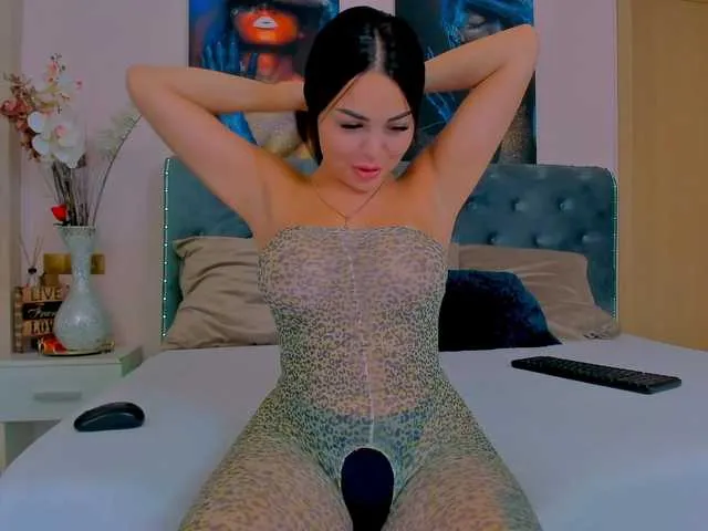 Live sex webcam photo for MichelleReys #291958087