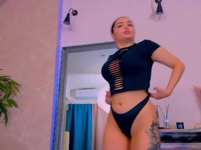 Live sex webcam photo for MichelleReys #292444290