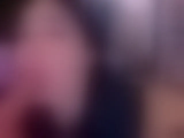 Live sex webcam photo for MichelleReys #292524419
