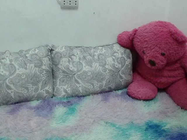 Live sex webcam photo for MichieMich #275637554