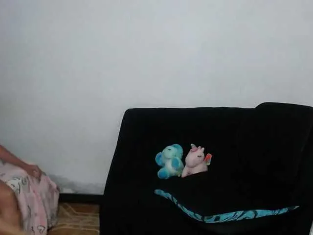 Live sex webcam photo for MickyandBrownie #277726731