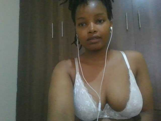 Live sex webcam photo for MidnightMuse-1 #294186917