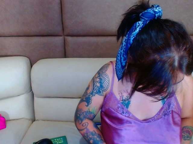 Live sex webcam photo for MielGill #274269662