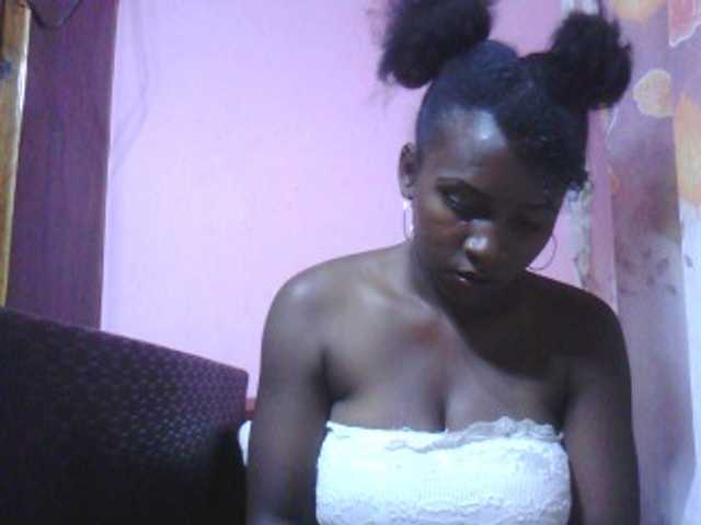 Live sex webcam photo for Miellove #276362508