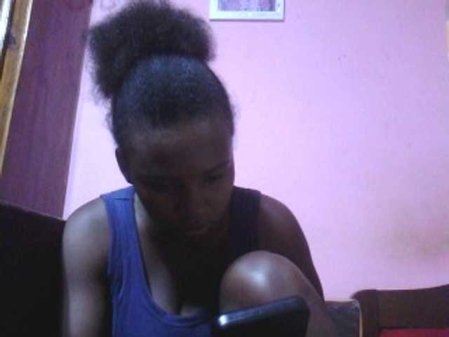 Live sex webcam photo for Miellove #276377632