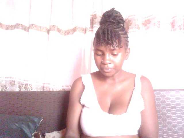 Live sex webcam photo for Miellove #276451954