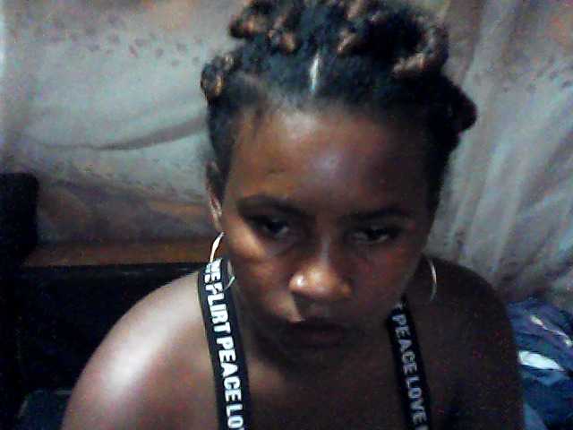 Live sex webcam photo for Miellove #276523885