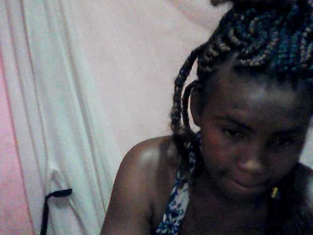 Live sex webcam photo for Miellove #276642477