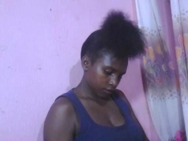 Live sex webcam photo for Miellove #276718597