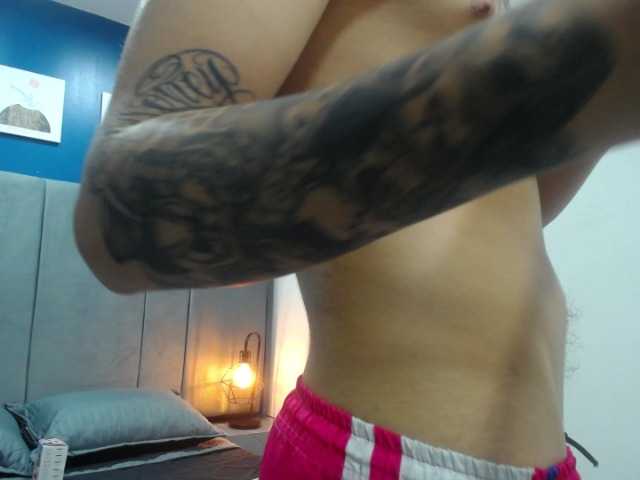 Live sex webcam photo for Miers22- #278150065