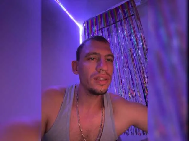 Live sex webcam photo for MihmihKent #276622066