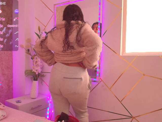 Live sex webcam photo for Miia-Smiith #290273214