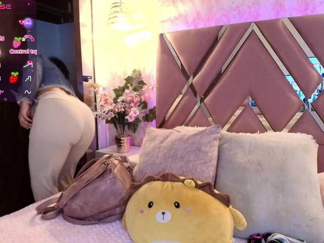 Live sex webcam photo for Miia-Smiith #290400074