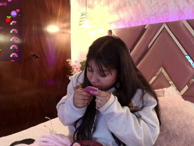 Live sex webcam photo for Miia-Smiith #290414345