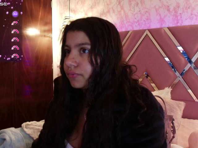 Live sex webcam photo for Miia-Smiith #290526863