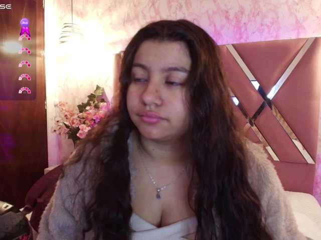 Live sex webcam photo for Miia-Smiith #290560271