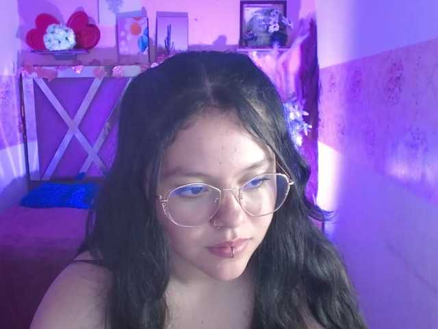 Live sex webcam photo for Miia-tay #276365303