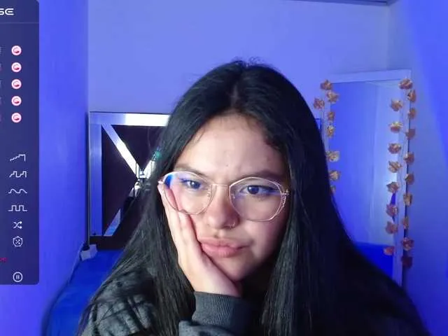 Live sex webcam photo for Miia-tay #276678891