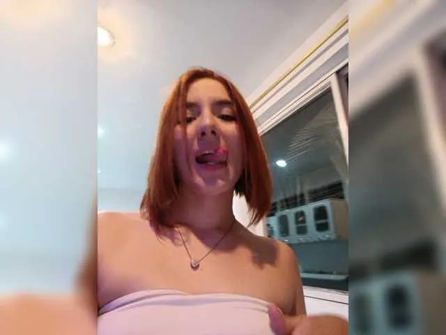 Live sex webcam photo for MiiaBaaker #275739818